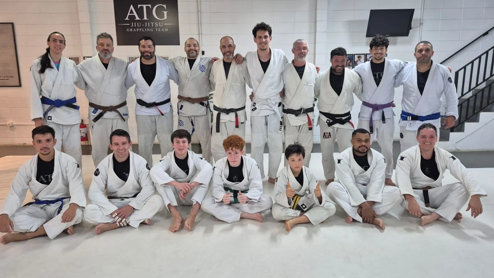 Turma de adultos da ATG Jiu-Jitsu Itatiba