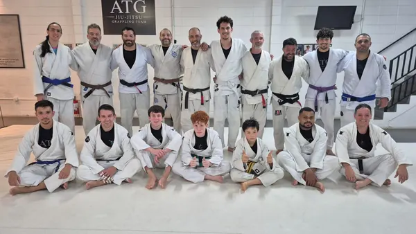 Equipe adulta e juvenil da ATG Jiu-Jitsu Itatiba